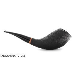 Il Ceppo tobacco pipe in the shape of a black sandblasted grade 1 IL CEPPO PIPE Il Ceppo
