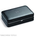 Box in cedro rivestita in pelle nera per 5 sigari, dotato di cutter - Accessori Per Sigari