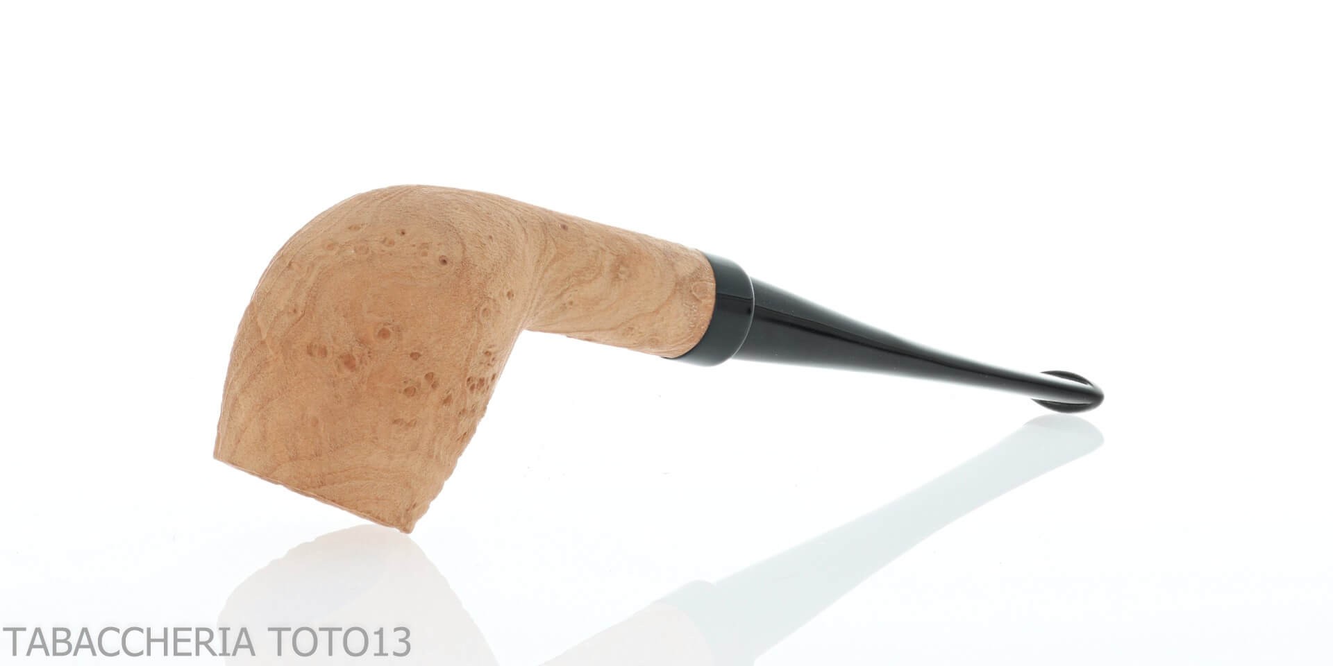 Pipe Arbutus in strawberry tree cutty shape natural sandblasted briar