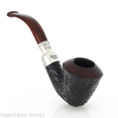 Peterson Newgrange spigot Sandblasted B10 Fishtail Calabash - Pipe
