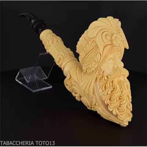 Meerschaum pipe in the shape of a Cavalier, carved with a tea-treated head-Sea Foam Pipes