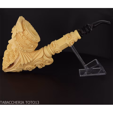 Meerschaum pipe in the shape of a Cavalier, carved with a tea-treated head-Sea Foam Pipes