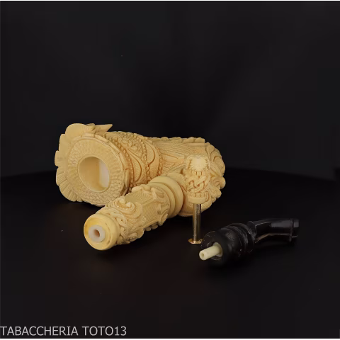 Meerschaum pipe in the shape of a Cavalier, carved with a tea-treated head-Sea Foam Pipes