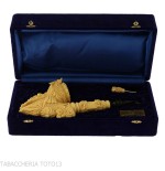Meerschaum pipe in the shape of a Cavalier, carved with a tea-treated head-Sea Foam Pipes