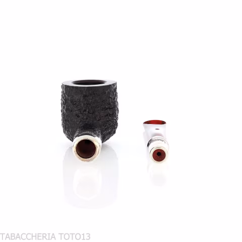 Peterson Newgrange spigot Sandblasted 606 Fishtail Pot - Tobacco Pipes - Natural root