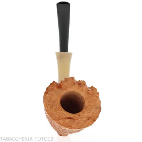 C-pipe Cavalier shape in sandblasted briar: elegance and functionality
