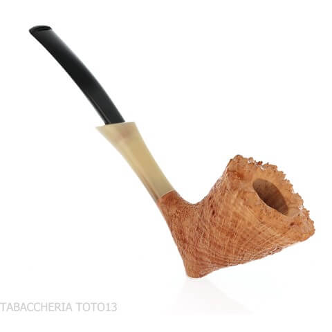 C-pipe Cavalier shape in sandblasted briar: elegance and functionality