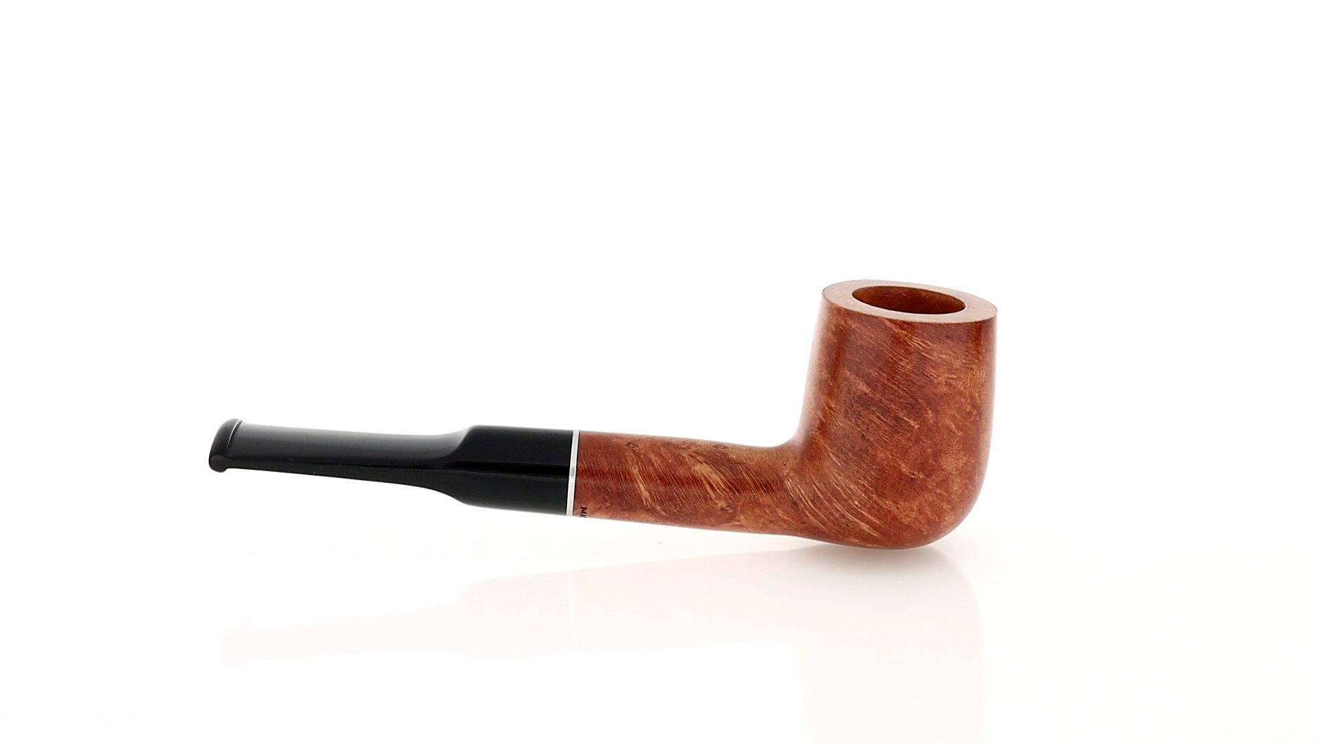 Straight Billiard shaped pipe in natural glossy briar with saddle stem
